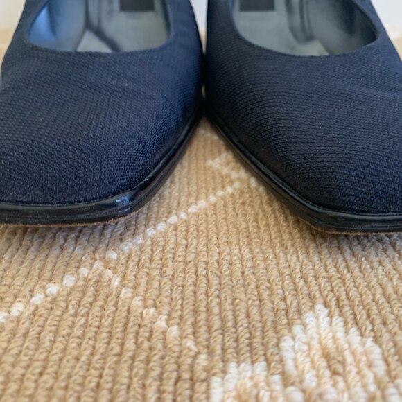 Stuart Weitzman Designer Fabric Mid Block Classic Heels Navy Blue Sz 7.5 - Picture 9 of 9
